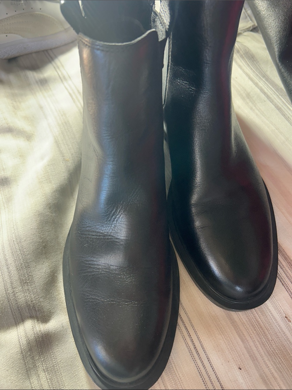 Zara Men's Black Leather Chukka Boots
